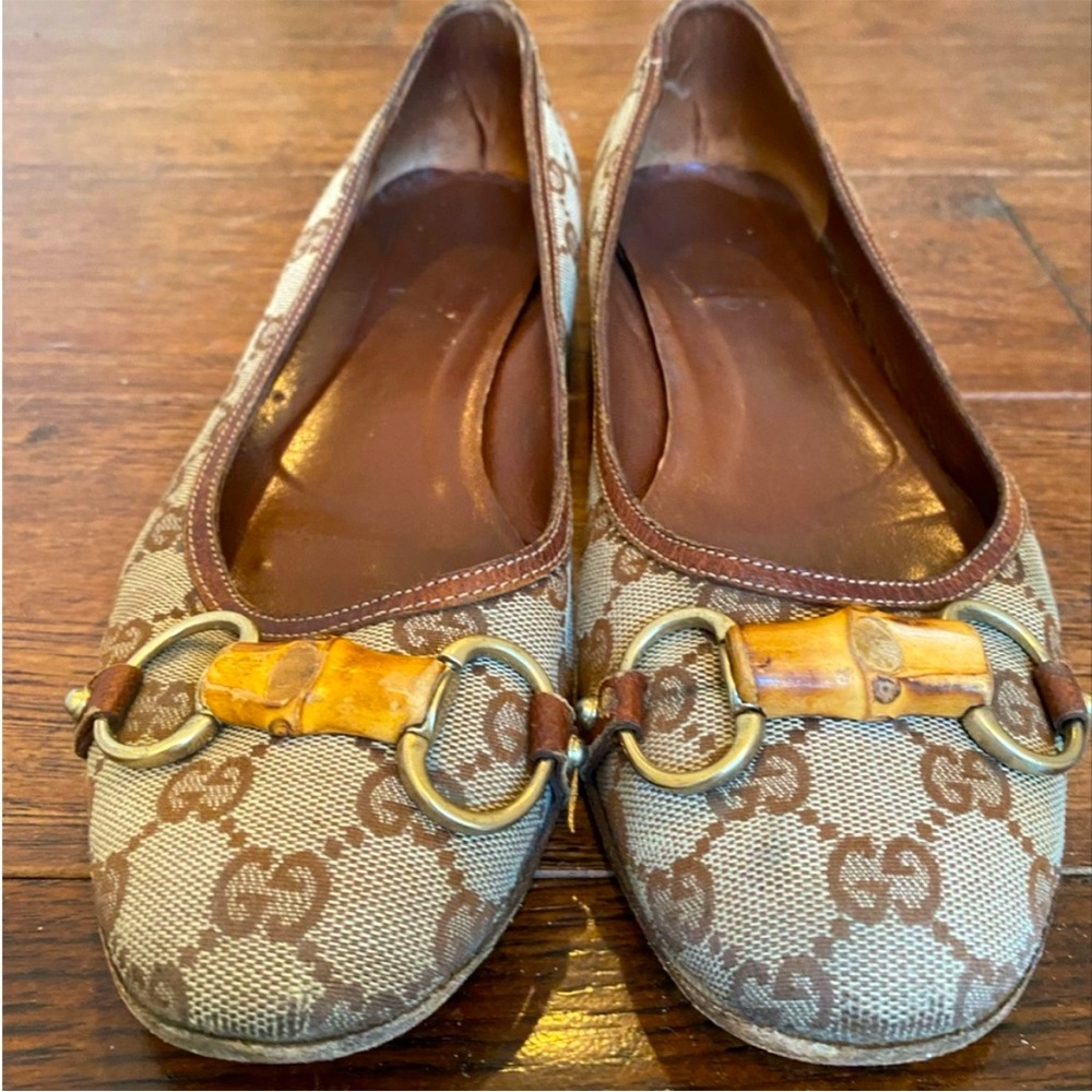 Gucci Women's Brown and Tan Flats
